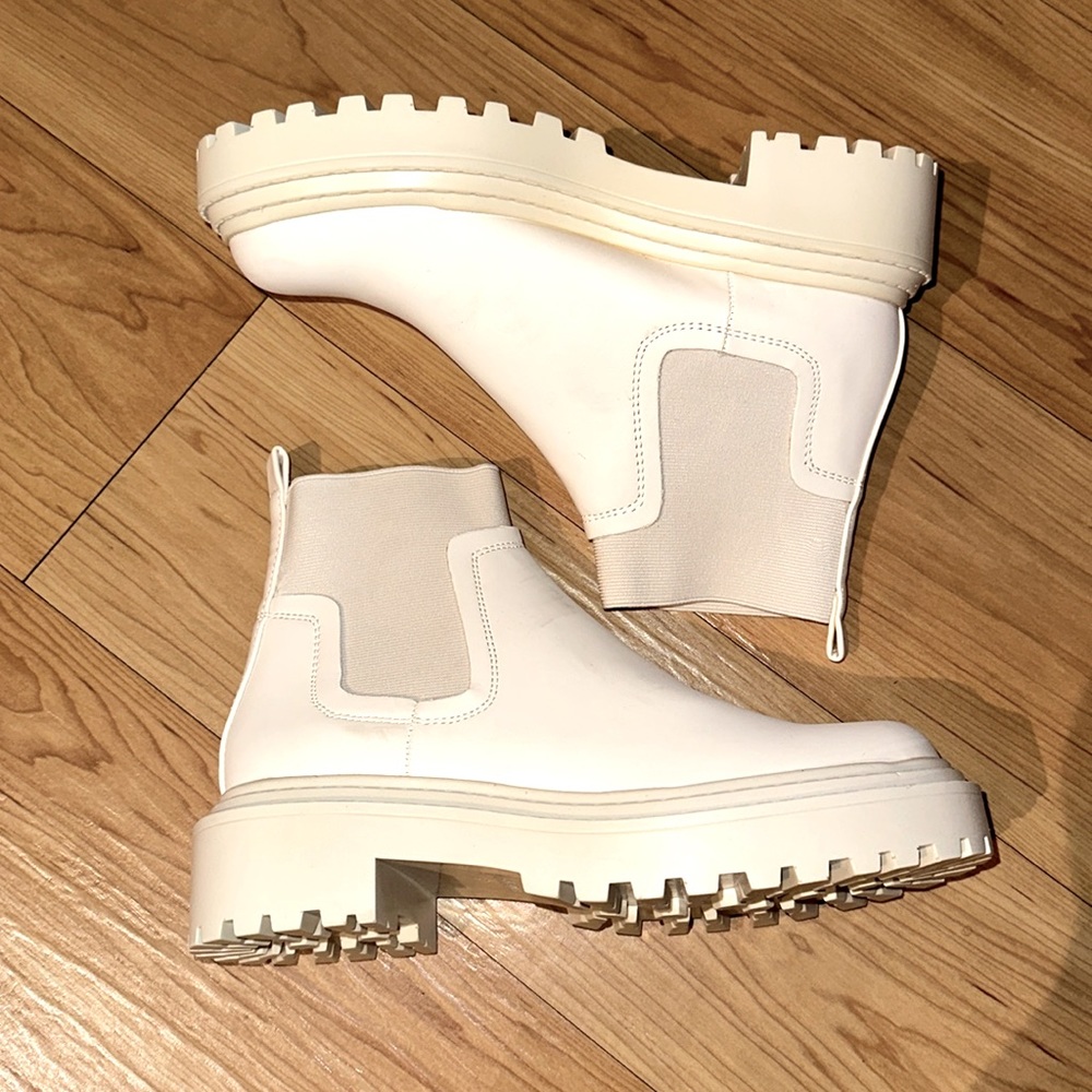 Stradivarius Stylish Rain boots ☔️